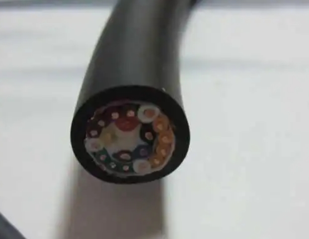 中为电线电缆厂家告诉您在起火是应该怎么做.jpg